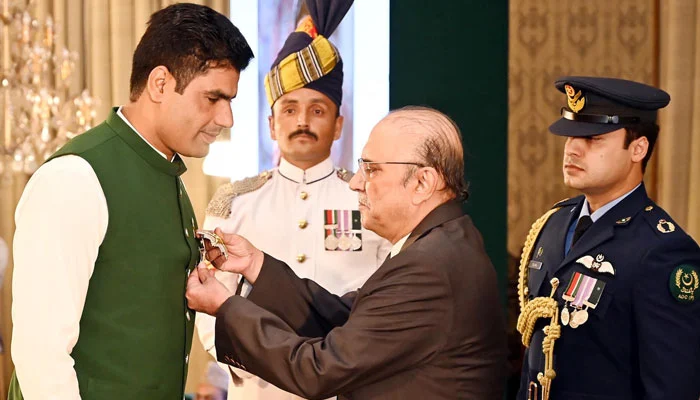 President Zardari confers Hilal-e-Imtiaz upon Olympian Arshad Nadeem