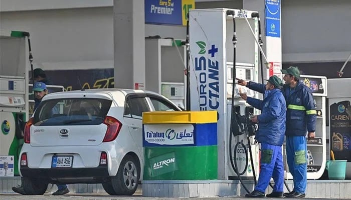 Petrol price likely to increase slightly, diesel costs to decline